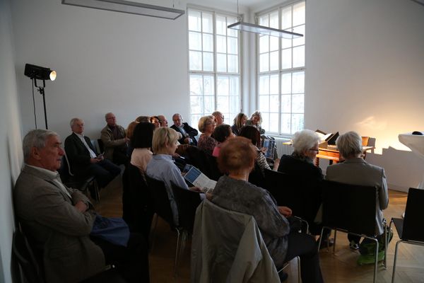 Buchpräsentation: "Wir blättern für Sie um - Handschriftliches Kochbuch, 1735" präsentiert von Gregor Neuböck