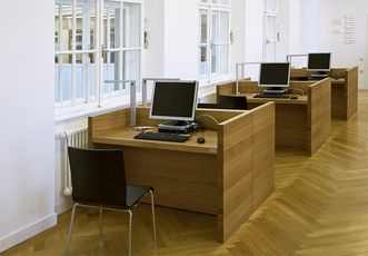 Computerarbeitsplätze in der Oö. Landesbibliothek