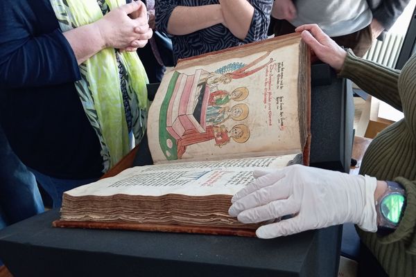 „Wir blättern für Sie um“ Lektionar „Lauber-Handschrift“ (15. Jh.)