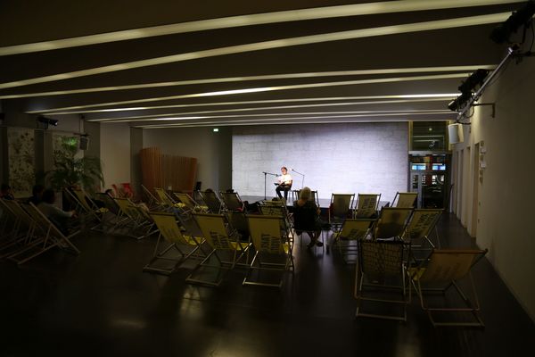 "MONOLOGFESTIVAL" -Landestheater Linz mit Nachtlesung aus dem Roman "Afterdark“ von Haruki Murakami