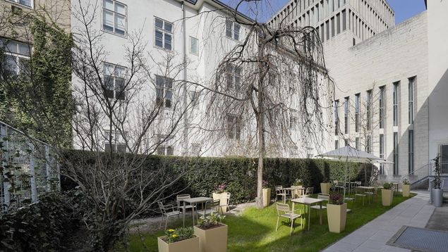 Garten der Oberösterreichischen Landesbibliothek